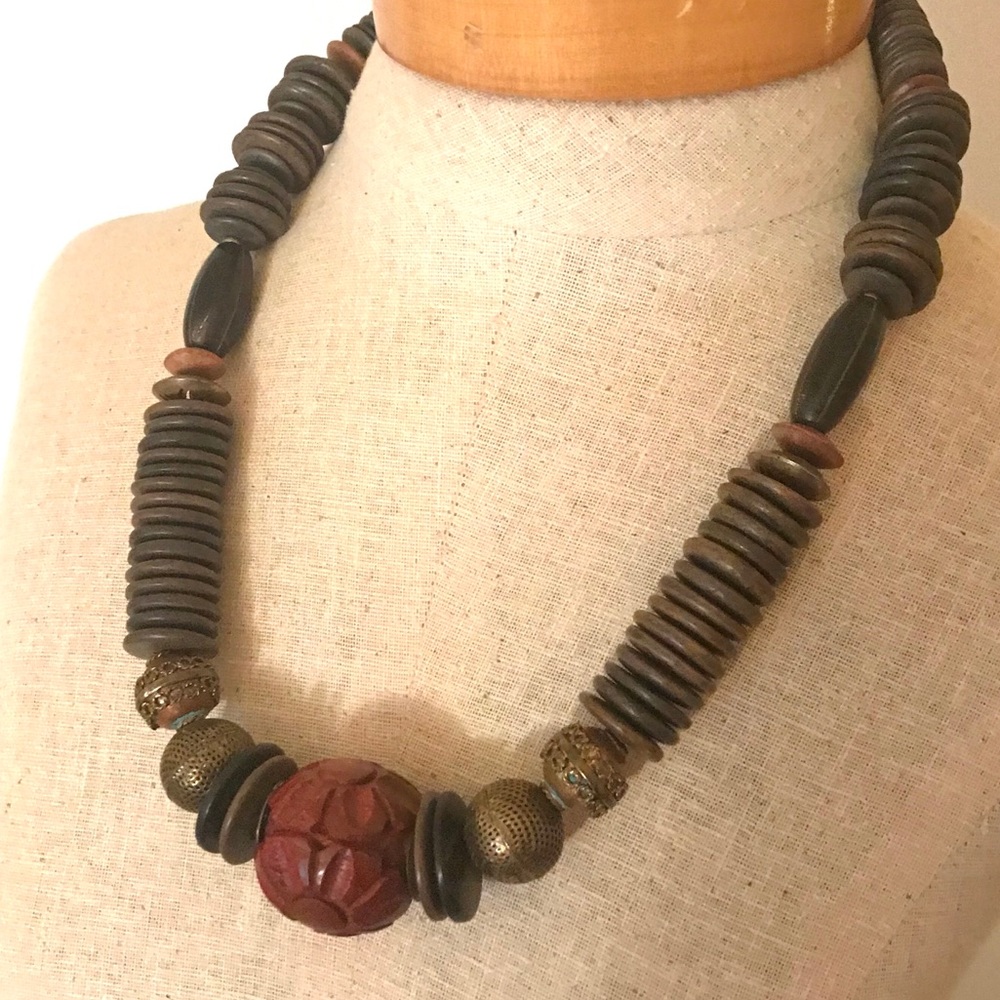 STATEMENT NECKLACE Retro Chunky Brass Carved Wood - Picture 2 of 6